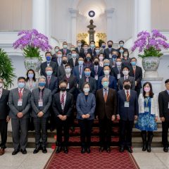 111年 總統府-企業環保獎-製造業組 大合照v